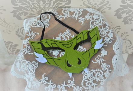 Škraboška na tvár-had, 