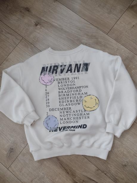 Mikina nirvana, 134