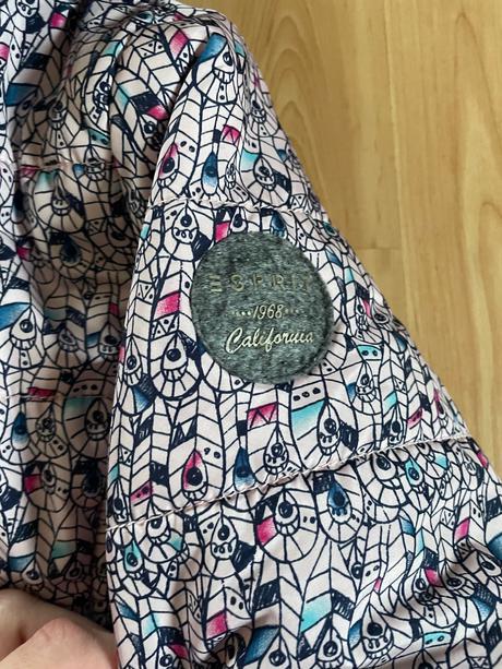 Vetrovka, esprit,116