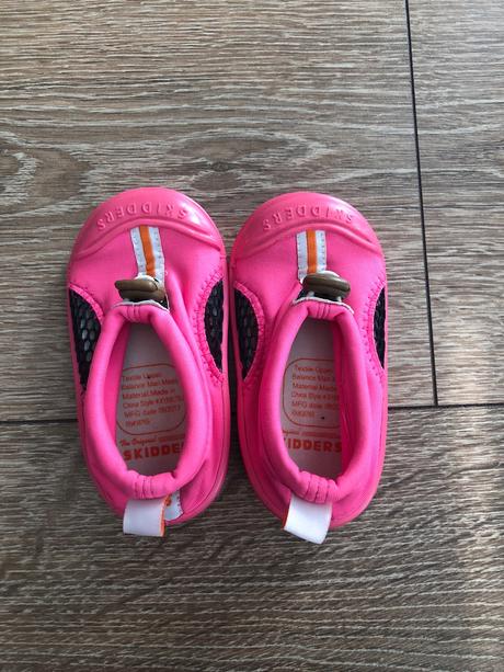 Topánky do vody, 22