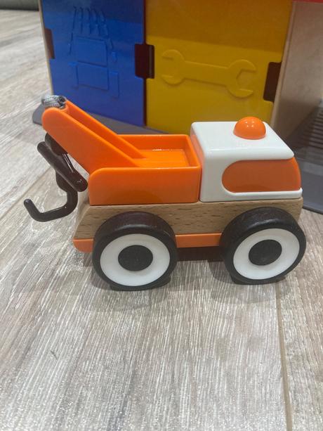 Garáž ikea + autíčko,