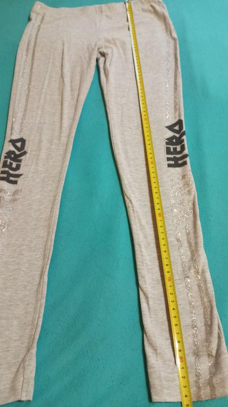 Šedé legíny, kik,164