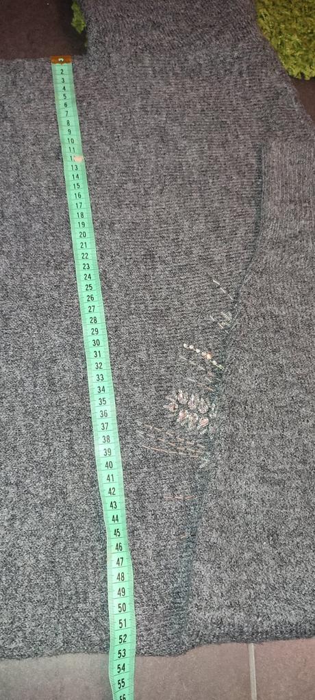 Sveter reserved, reserved,m