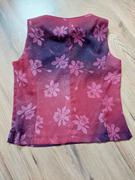 Jemná blúzka bez rukavov, m