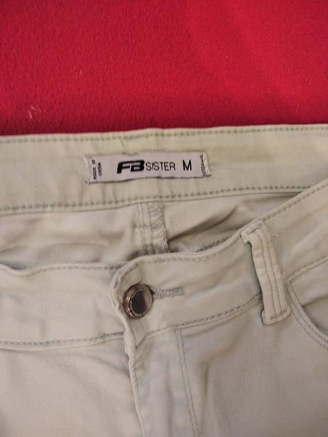 Nohavice mentolovej farby, m