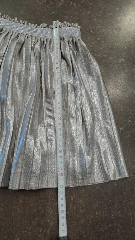 Strieborná suknička, pepco,116