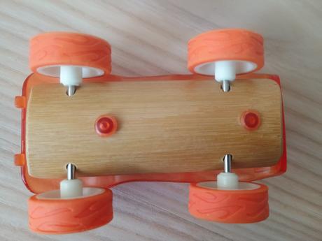 Bambusové autíčko sportove, 