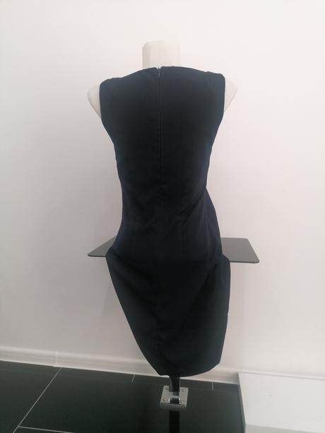 Tmavomodré šaty pre dámy, s