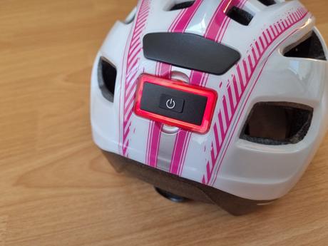 Dámska / dievčenská cyklistická prilba - nová, m