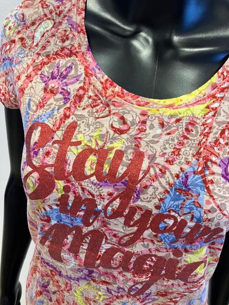 Dámske vzorované tričko s nápisom (xs), xs