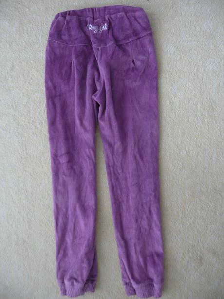 Fialové zamatové dievčenské tepláky, 128