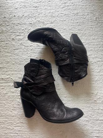 Kotnikove kožené topánky, 36