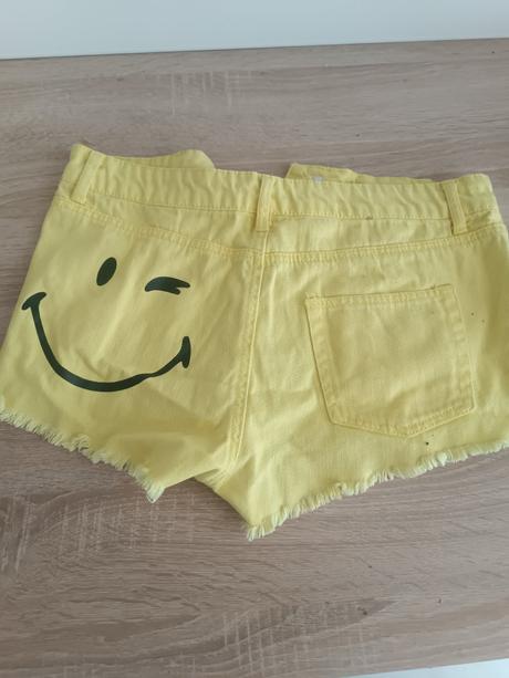 Šortky, smile,38
