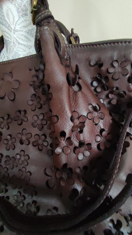 Dámska kožená kabelka, 