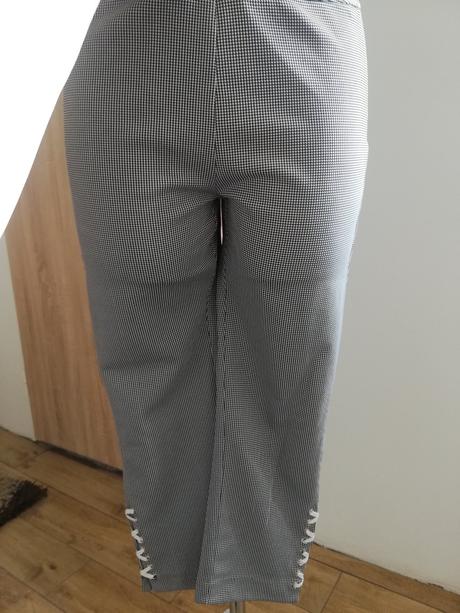 Elegantne tristvrtaky, m