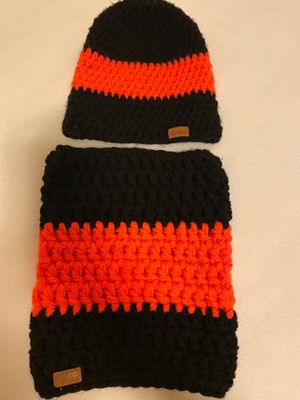 Set ciapka a nákrčník,