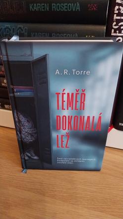 Téměř dokonalá lež - a. r. torre, 