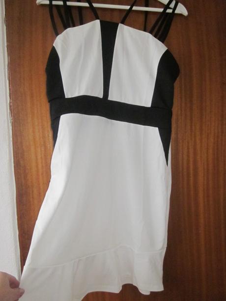 Čiernobiele letné šaty, m