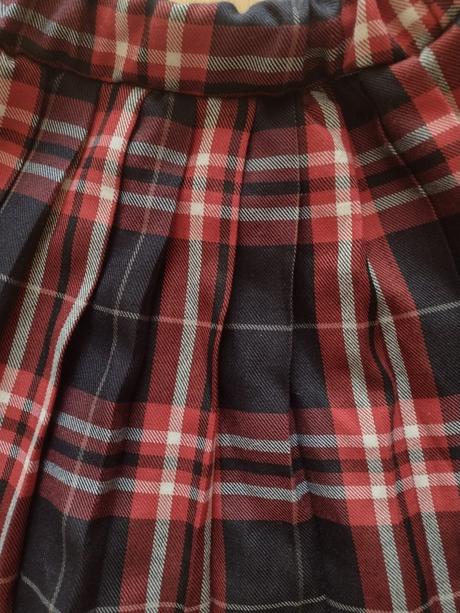 Nádherná sukňa super stav, 116