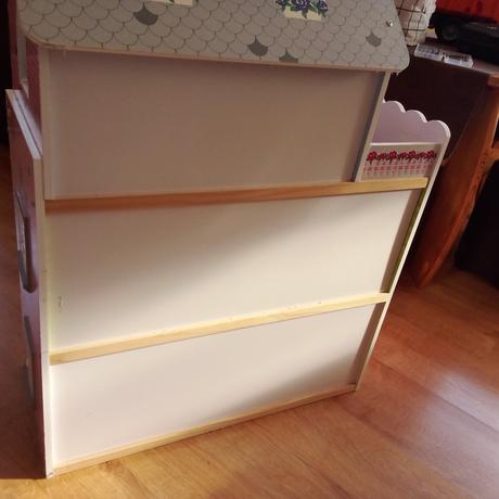 Veľký drevený domček pre bábiky,