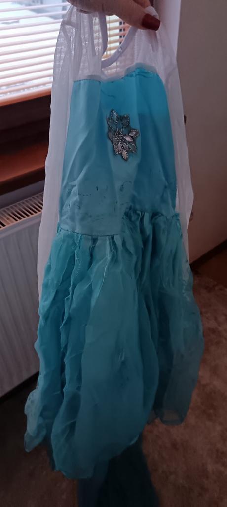 Šaty frozen s vlečkou,