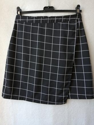 Pekná pohodlná sukňa, 36