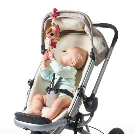 Tiny love závesná hračka medvedica izzy, 