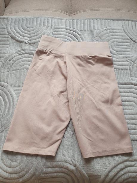 Predám krátke nohavice s vyšším pásom veľ.xs, xs