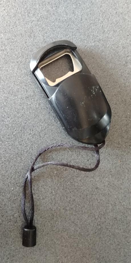 Magneticky otvarac na flase,