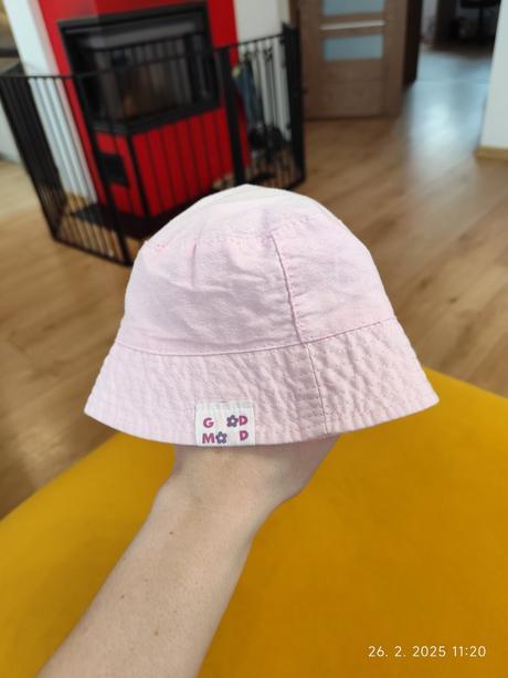 Darujem  klobúky, 68