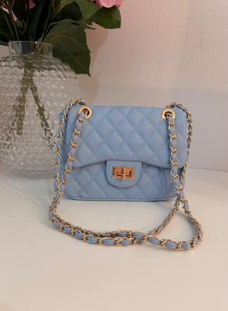 Krásna prešívaná kabelka v baby blue, 