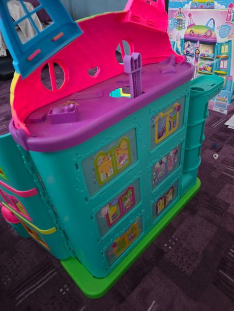 Gabbys dollhouse,