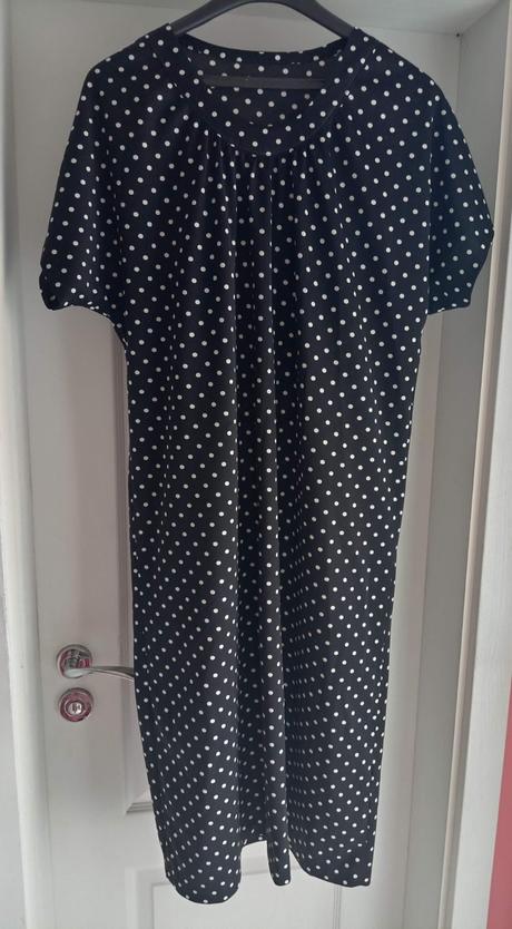 Bodkované čierne šaty, l