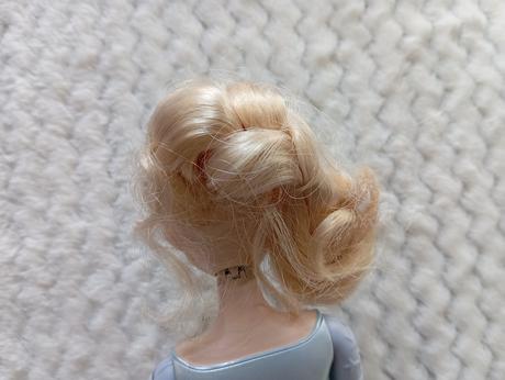 Barbie mattel elsa na korčuliach, 