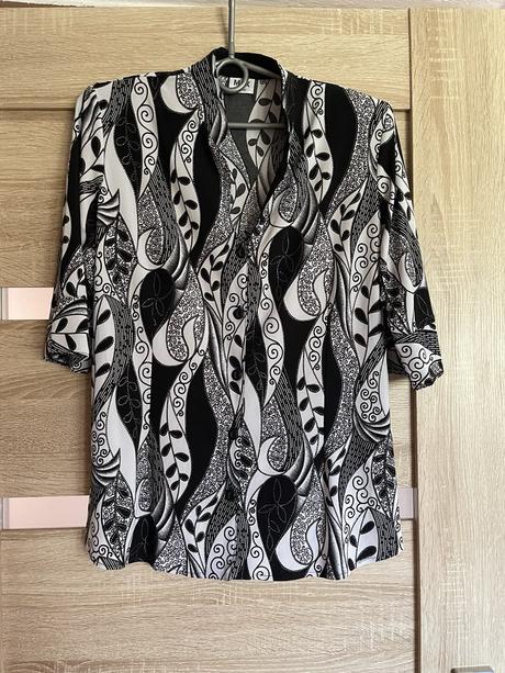 Čiernobiela košeľa, l