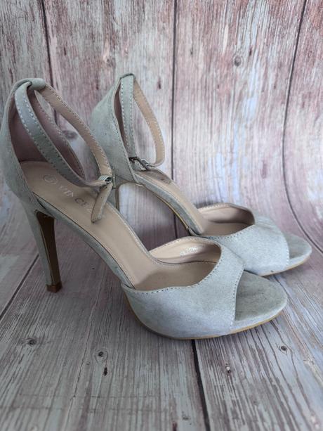 Sivé sandálky veľ 37, 37