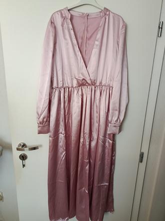 Saténové šaty, xl