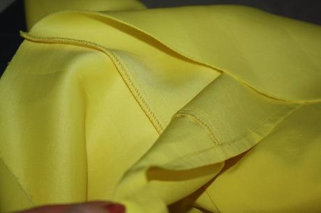 Krasne zlte saty apart, 38