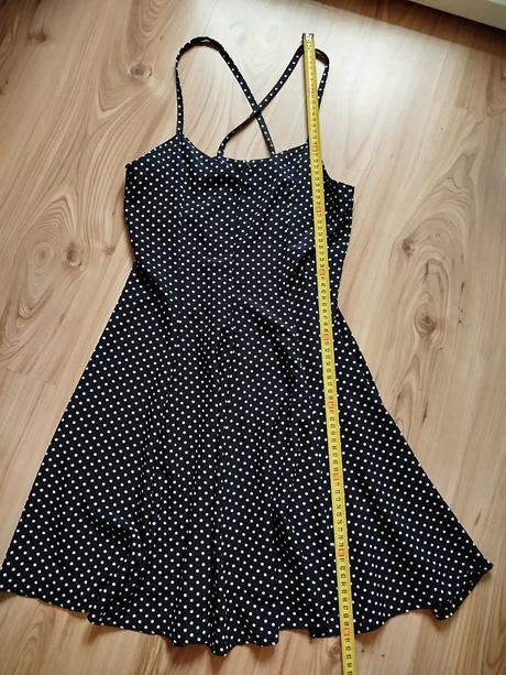 Šaty čierne bodkave s, 164