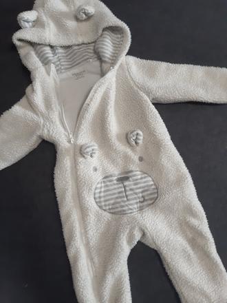 Macíkový overal, 74