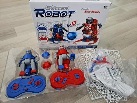 Futbaloví roboti na ovládanie, soccer, 