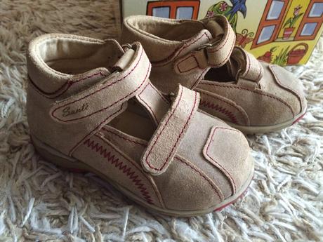 Celokožené topánky, sandálky, santé,25