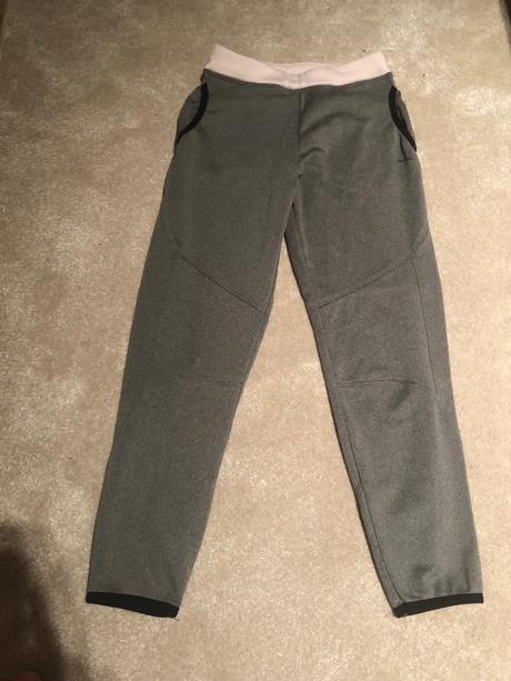 Krásne tepláky, decathlon,134