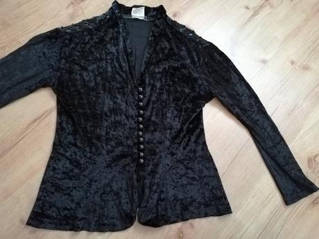 Čierne zamatové sako, 40