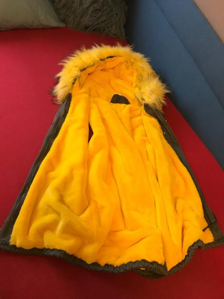 Vesta zateplena skapucou vel. s, s