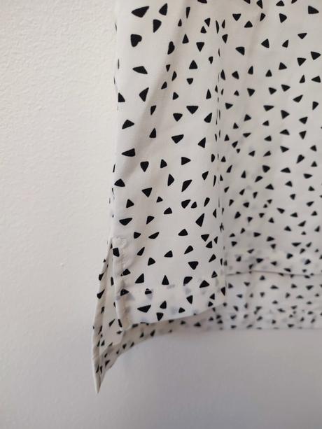 Biela blúzka s čiernym vzorom, s