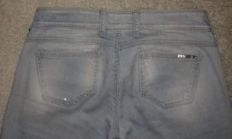 Bledomodre rifle met, 28