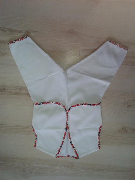 Vesty a komplety, 80