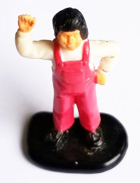 Kinder - nekinder figúrky,