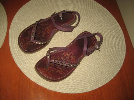 Kožene sandalky, 32